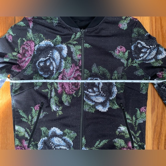 Lululemon reversible full zip garden party bomber jacket EUC size 4 - Picture 5 of 8